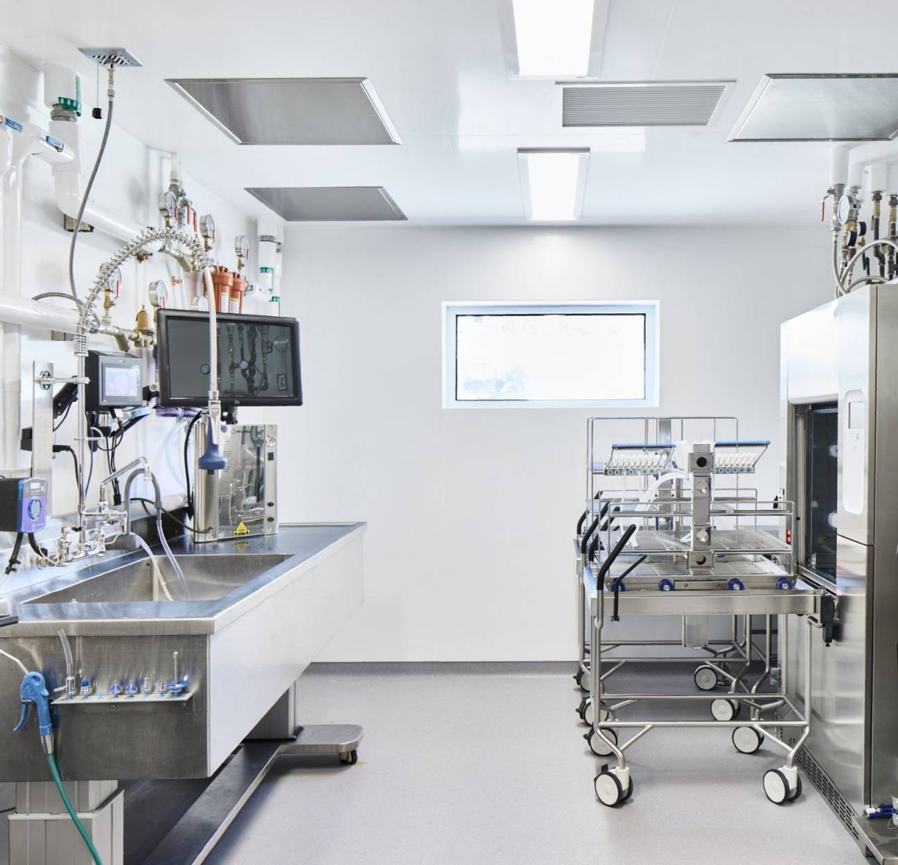 Unité de retraitement des dispositifs médicaux mobile gbi Ingénierie